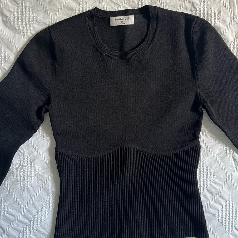Babaton (Aritzia) Sculpt Knot Black Sweater